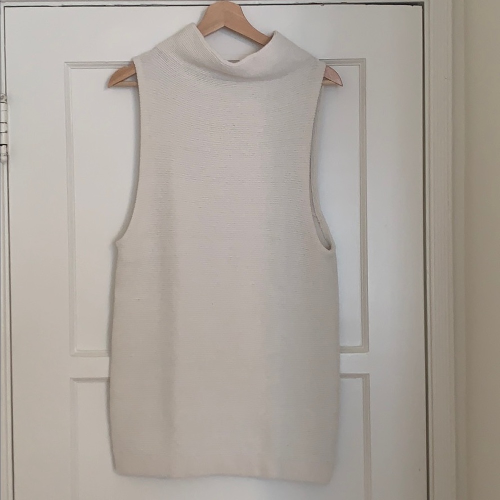 Sleeveless sweater dress